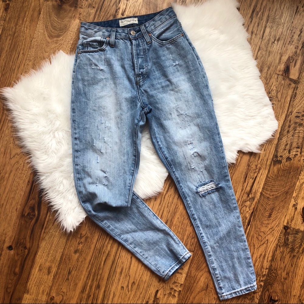 High Waist Mom Jeans Light Wash High Rise Wedgie